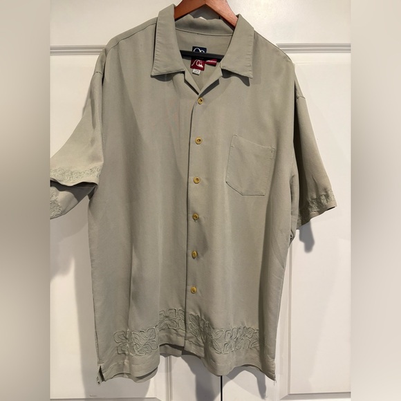 Quicksilver light sage button down - Picture 2 of 6